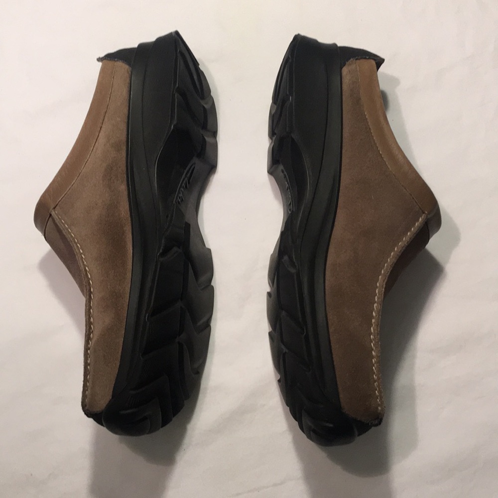 Clark’s  Clogs Sz 9.5 Medium